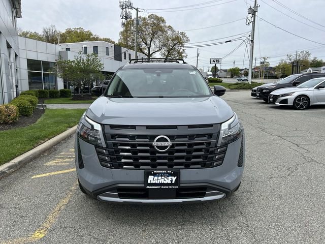 New 2026 Nissan Pathfinder Platinum w/ Cargo Package AWD/4WD image 3
