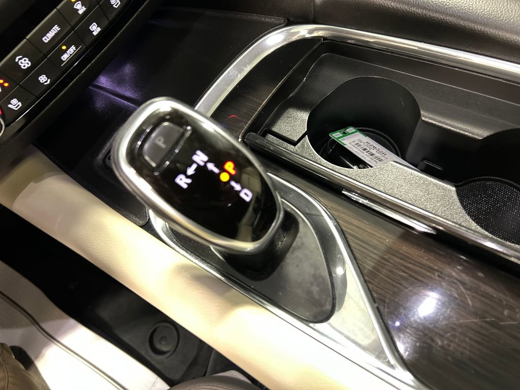 Used 2020 Buick Enclave Premium w/ Sun and Sites Package image 20