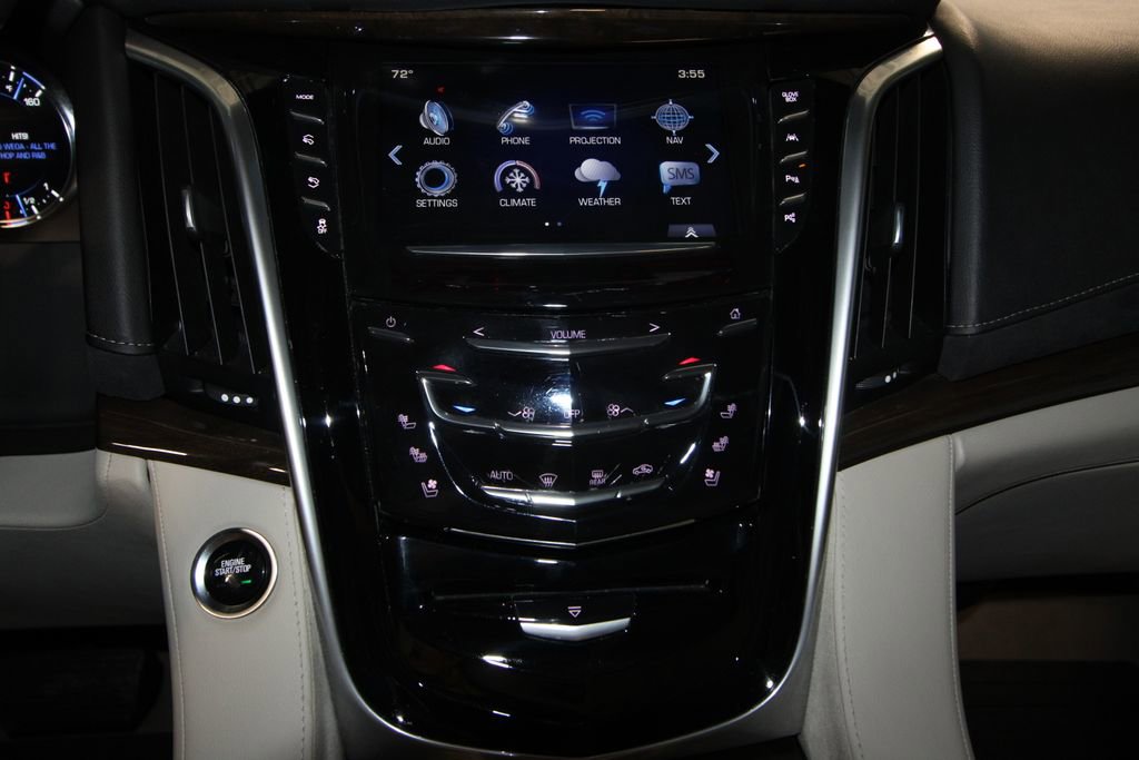 Used 2020 Cadillac Escalade Luxury image 17