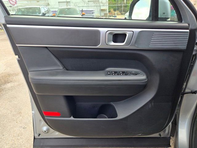Used 2025 Hyundai Santa Fe SEL FWD image 13