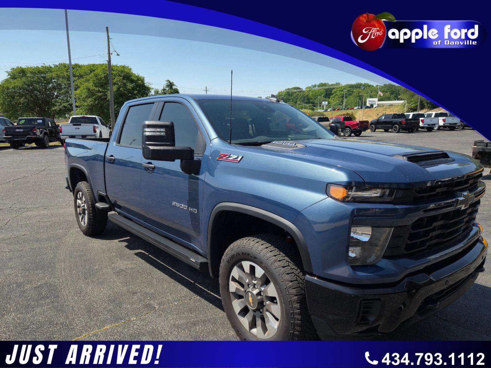 Used 2025 Chevrolet Silverado 2500 Custom w/ Custom Value Package AWD/4WD image 1