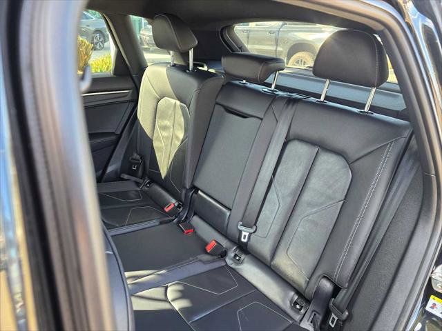 Certified 2025 Audi Q3 2.0T Premium w/ Black Optic Sport Package image 19