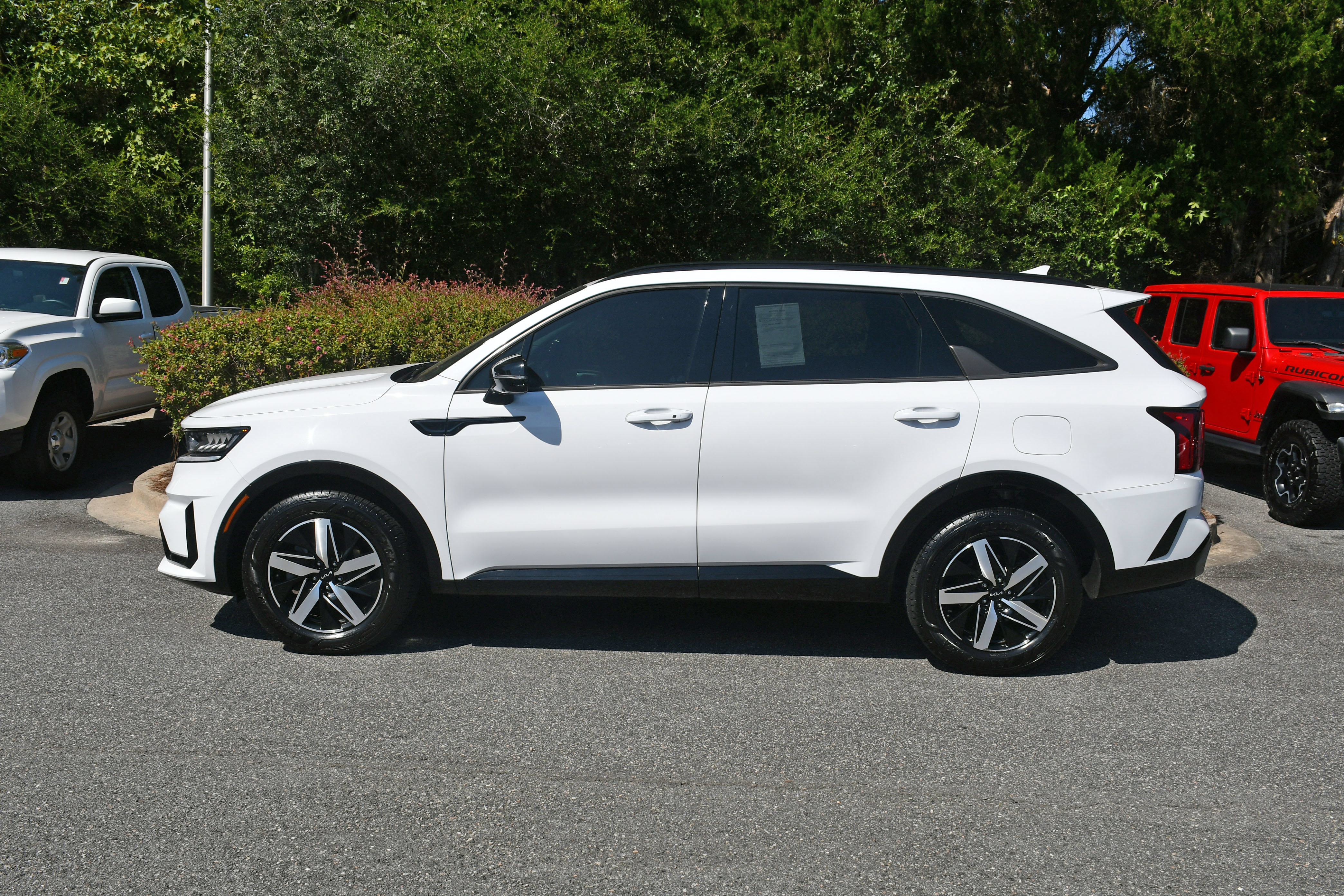 Used 2022 Kia Sorento EX FWD image 2