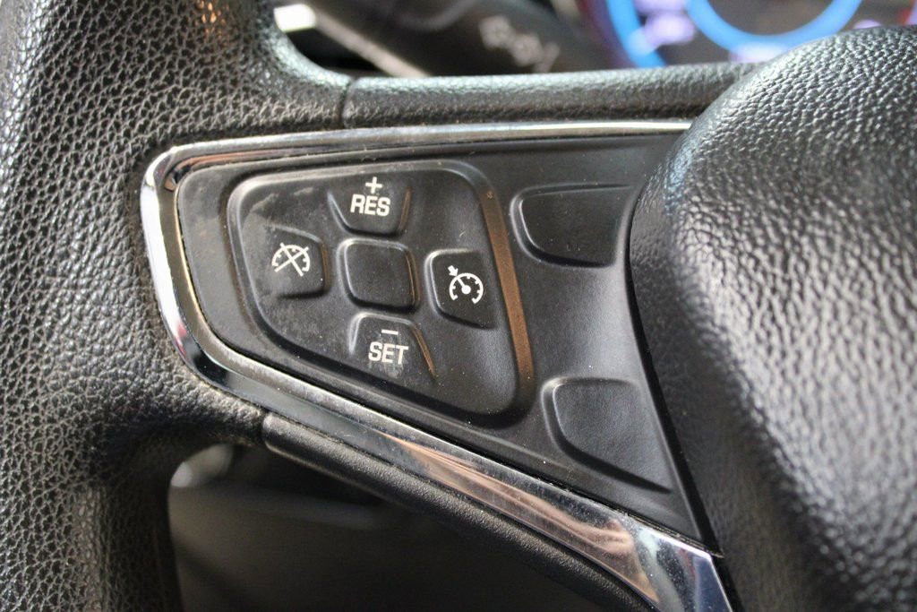 Used 2017 Chevrolet Cruze LT image 18
