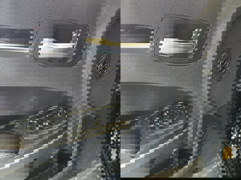 Used 2018 Chrysler 300 S image 17