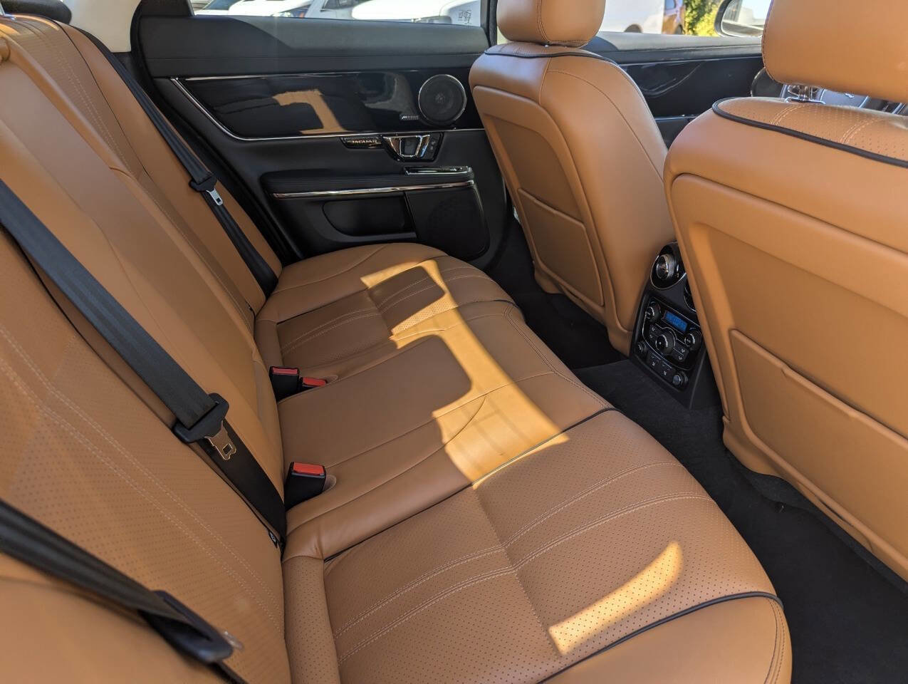 Used 2019 Jaguar XJ R-Sport image 13