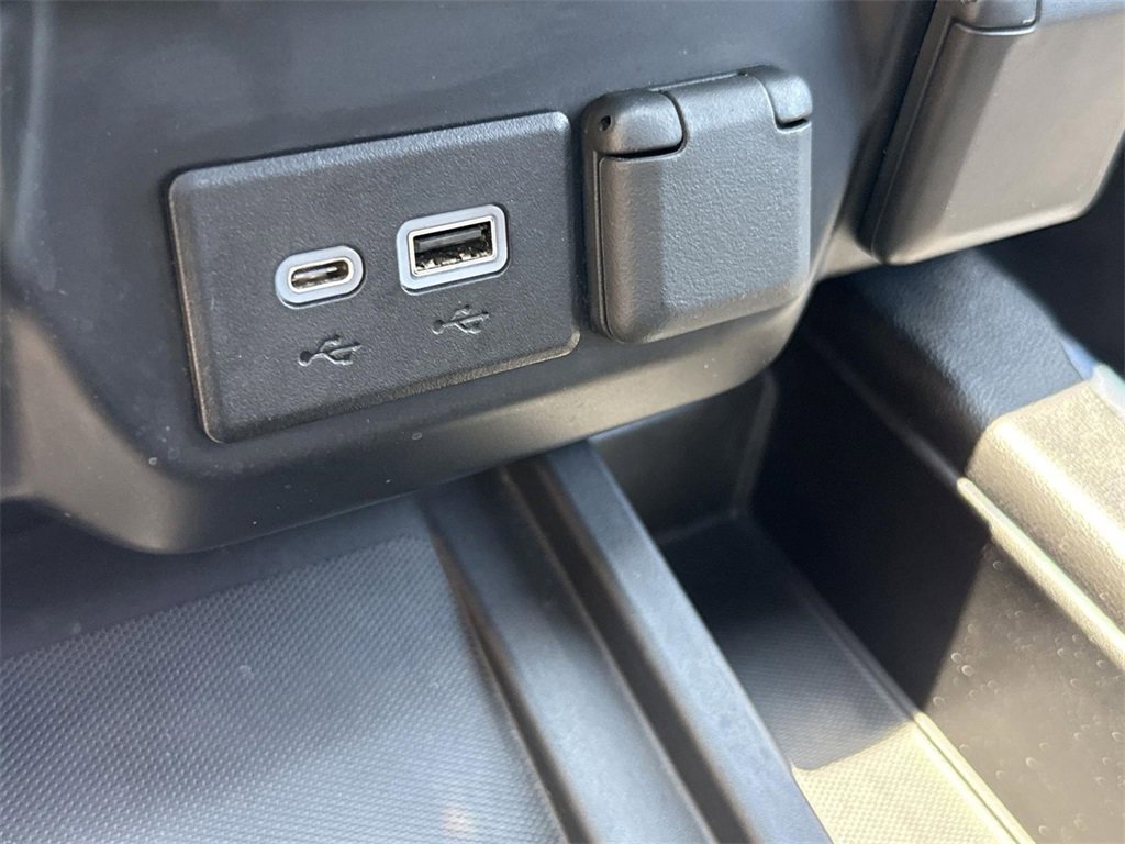 Used 2022 Chevrolet Silverado 3500 High Country image 40