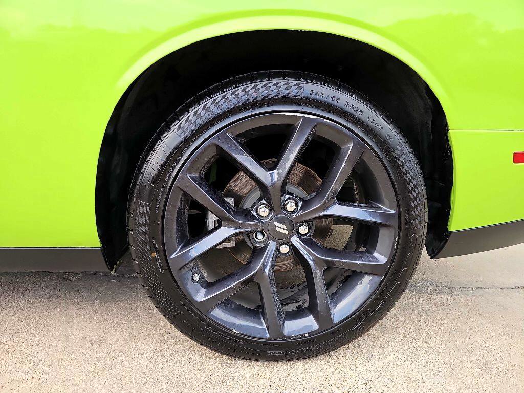 Used 2023 Dodge Challenger SXT w/ Blacktop Package image 11
