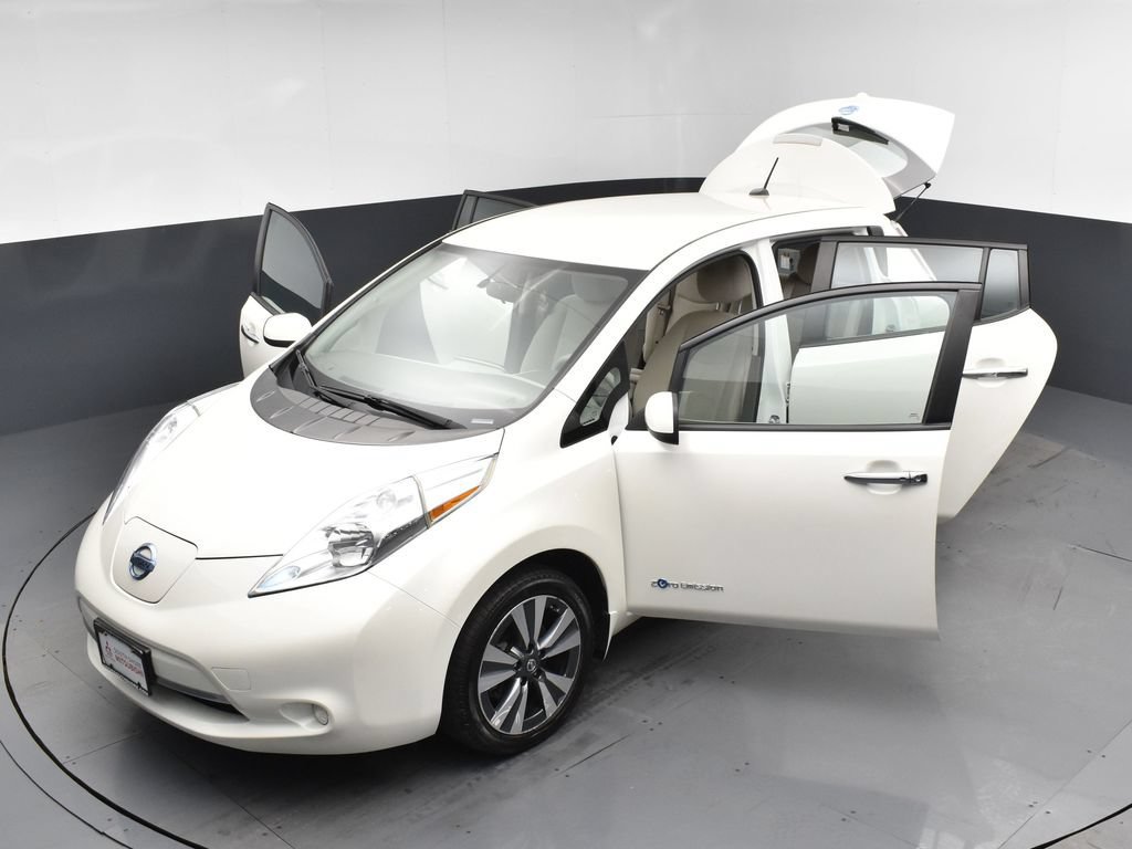 Used 2017 Nissan Leaf SV FWD image 26