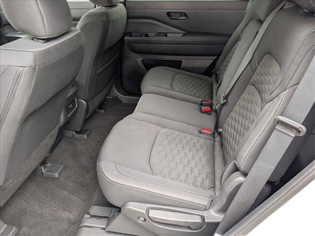 Certified 2024 Nissan Pathfinder S image 18