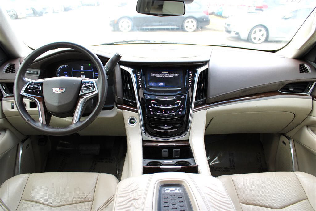 Used 2017 Cadillac Escalade ESV Luxury image 11
