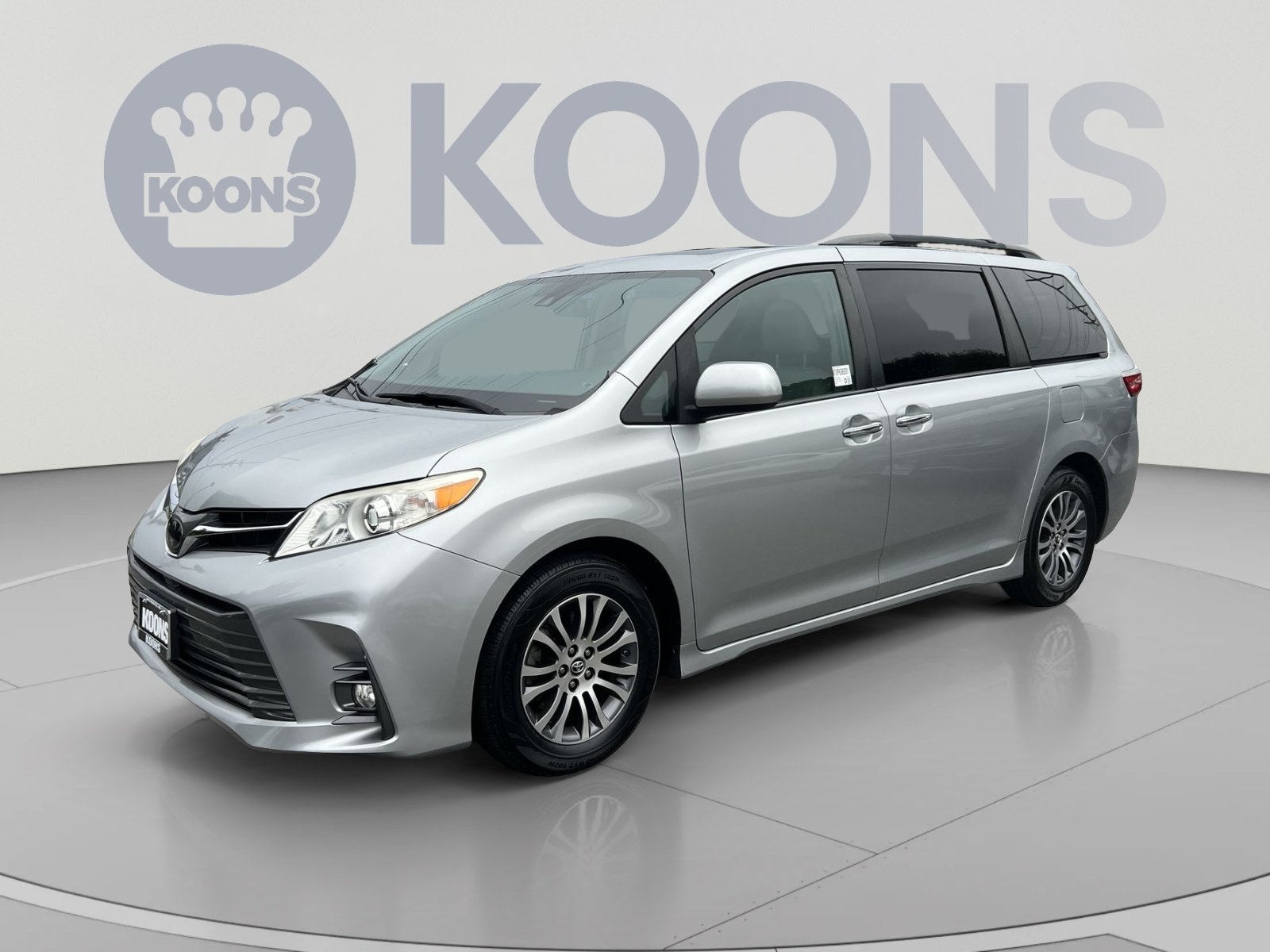 Used 2019 Toyota Sienna XLE w/ XLE Navigation Package