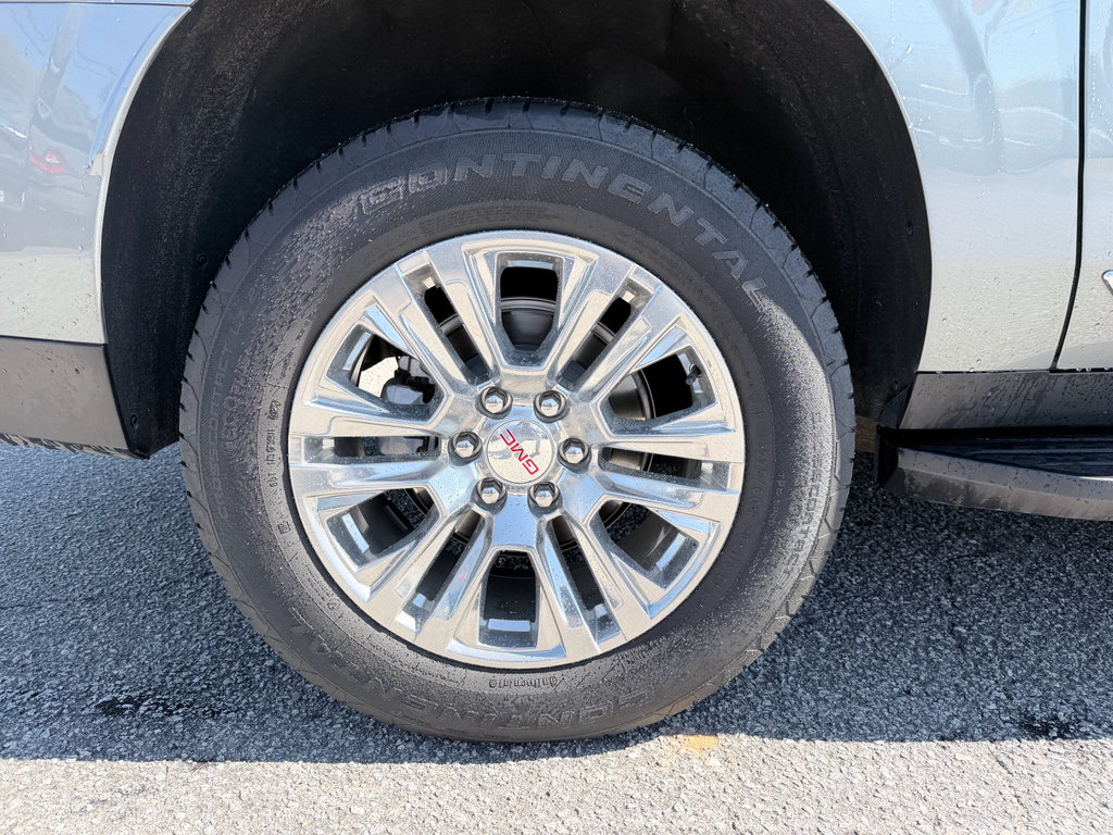 Used 2025 GMC Yukon XL Denali RWD image 38
