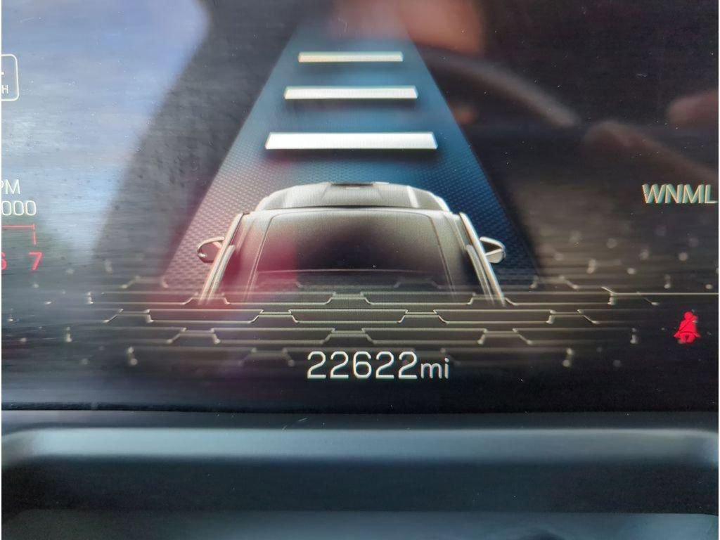 Used 2025 GMC Acadia Elevation FWD image 17