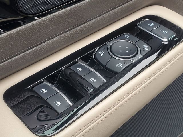 Certified 2024 Lincoln Aviator Reserve AWD/4WD image 10