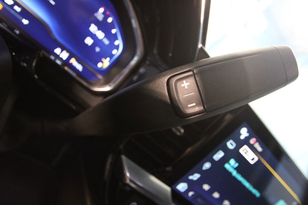 Used 2022 Chevrolet Silverado 1500 LT image 13