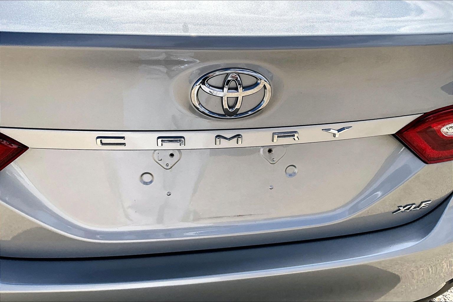 Used 2019 Toyota Camry XLE FWD image 32