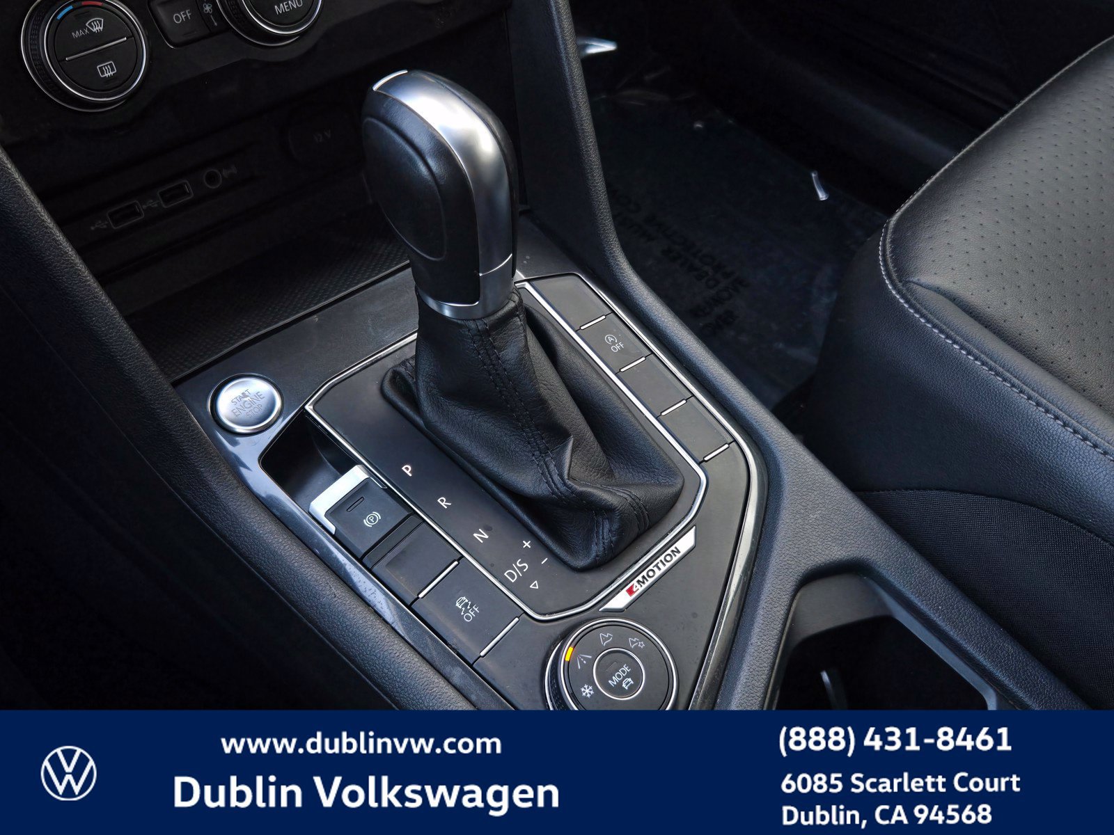 Used 2018 Volkswagen Tiguan SE w/ 3rd Row Seat Package AWD/4WD image 17