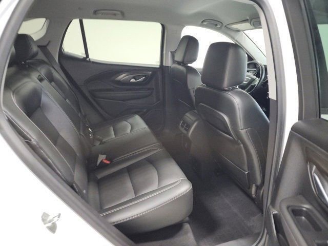 Used 2022 GMC Terrain SLT w/ Elevation Edition image 16