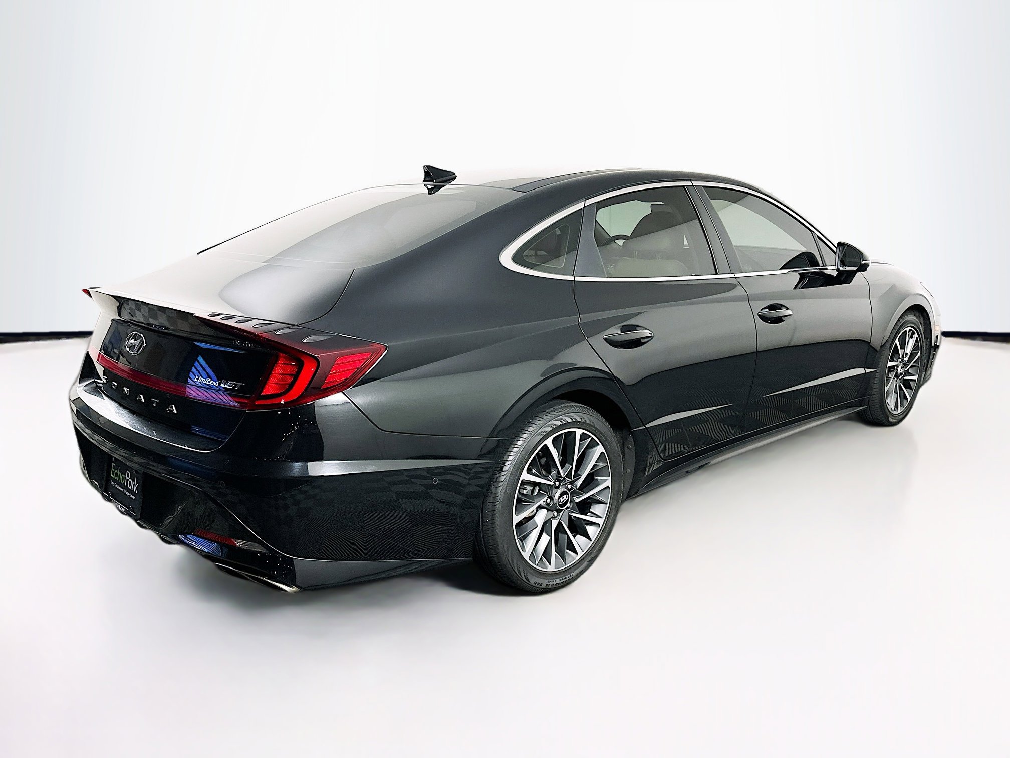 Used 2020 Hyundai Sonata Limited w/ Cargo Package FWD image 9