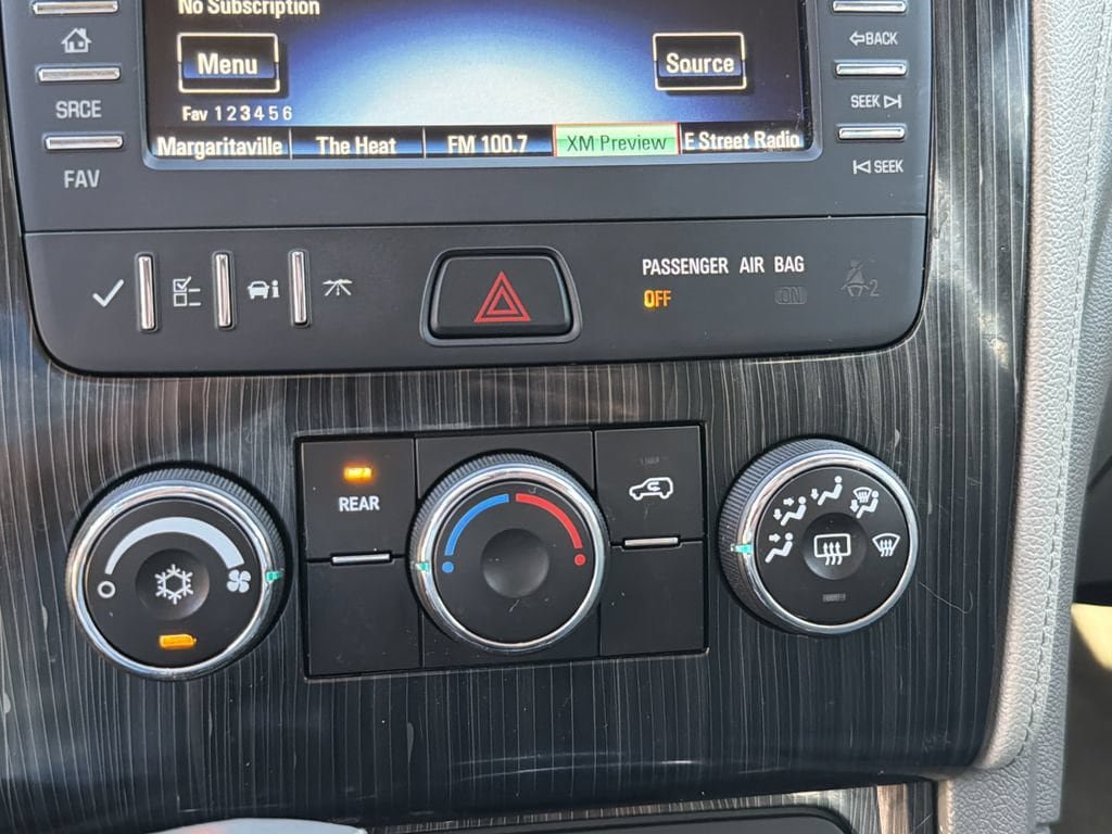 Used 2016 Chevrolet Traverse LT FWD image 25