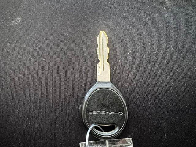 Used 2006 Chrysler Sebring GTC image 32