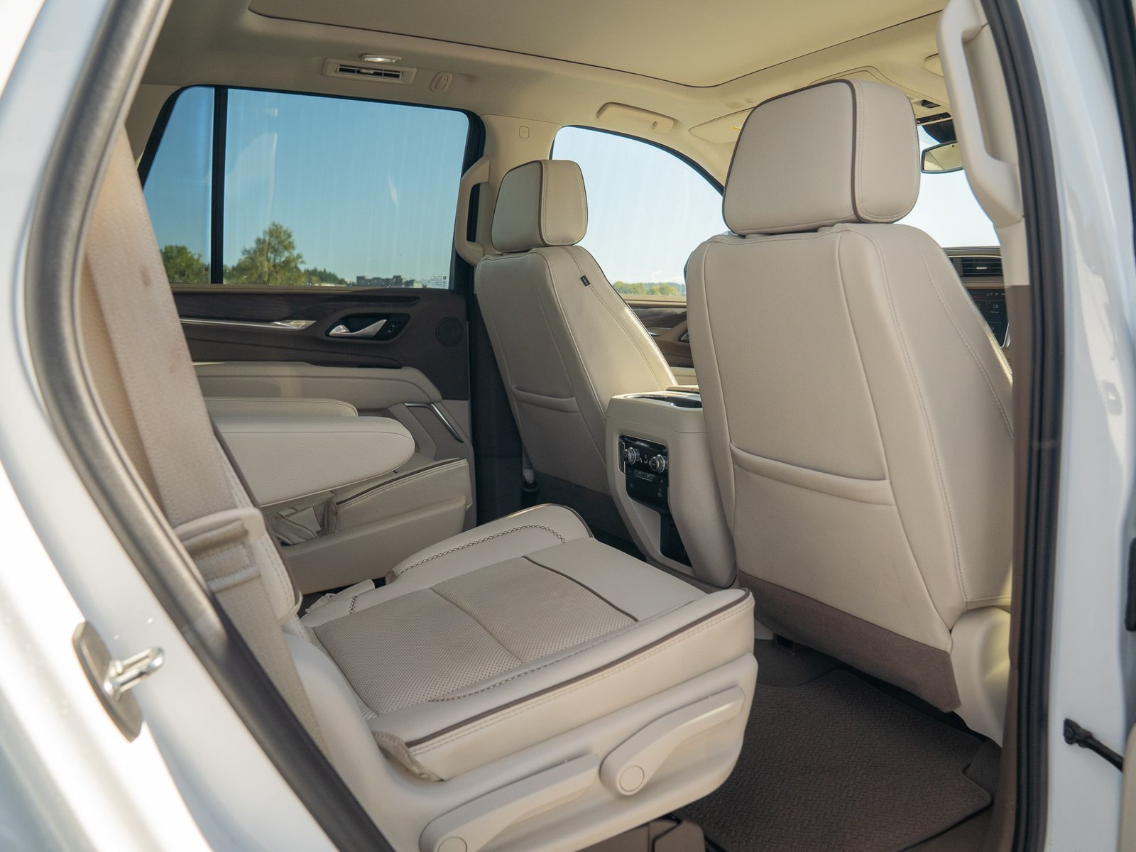 Used 2023 GMC Yukon Denali AWD/4WD image 26