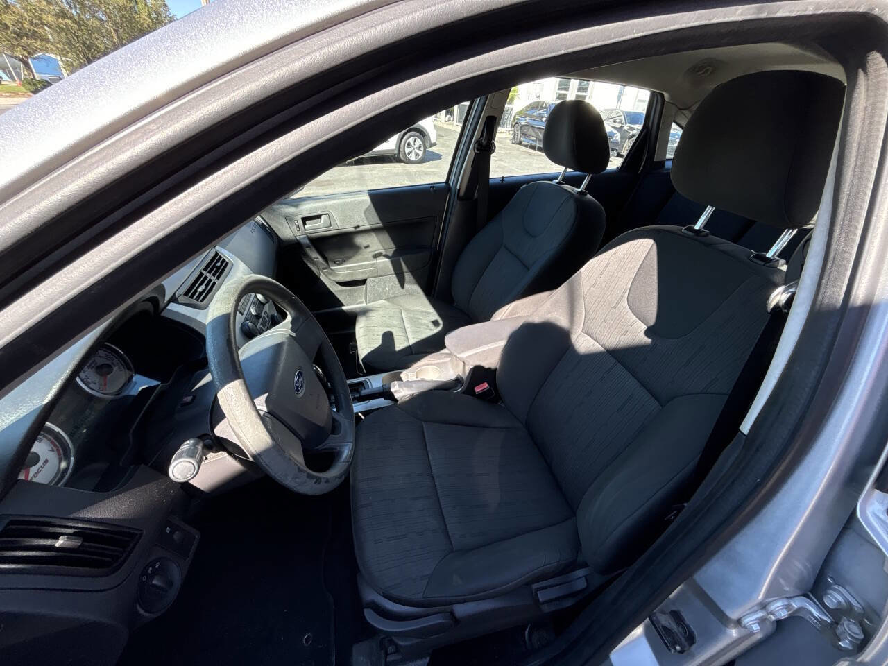 Used 2009 Ford Focus SE image 10