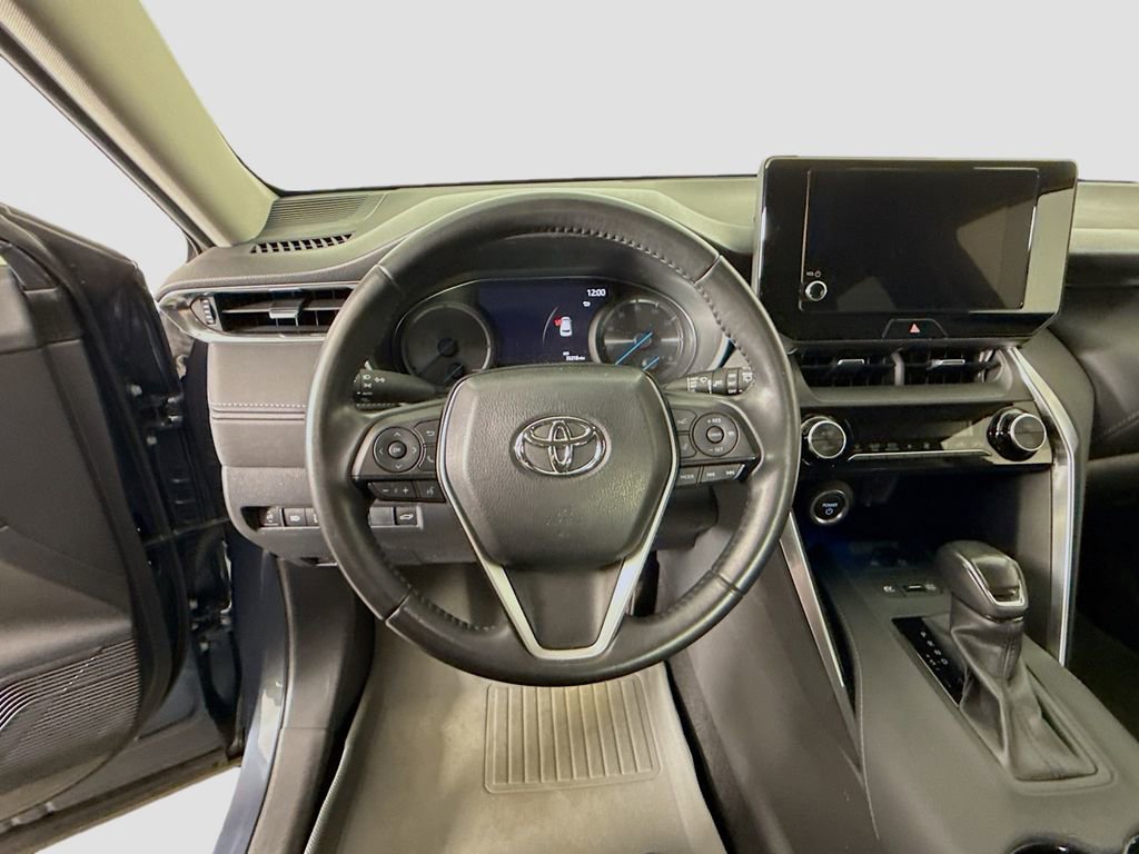 Used 2023 Toyota Venza LE AWD/4WD image 11