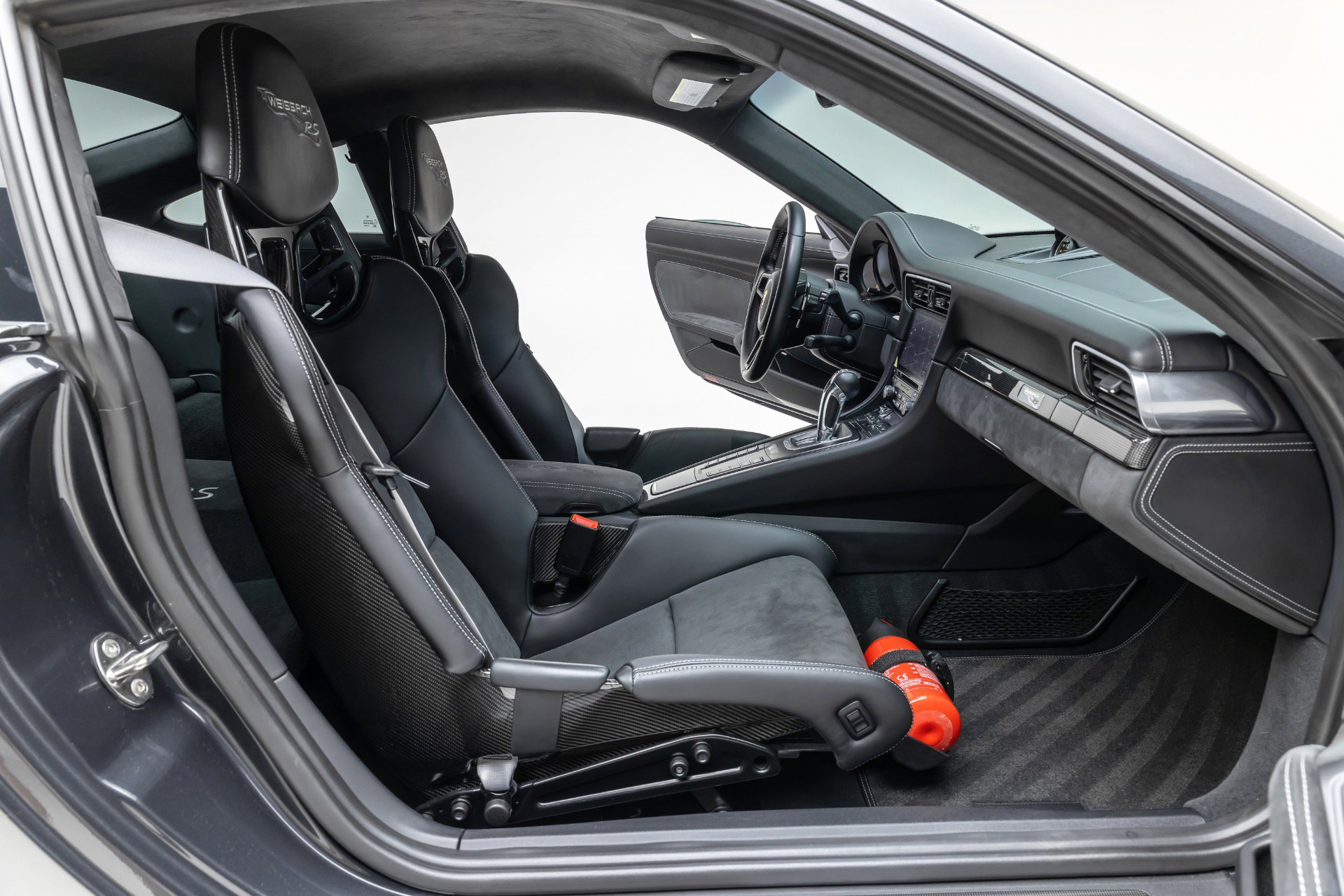 Used 2018 Porsche 911 GT2 RS image 33