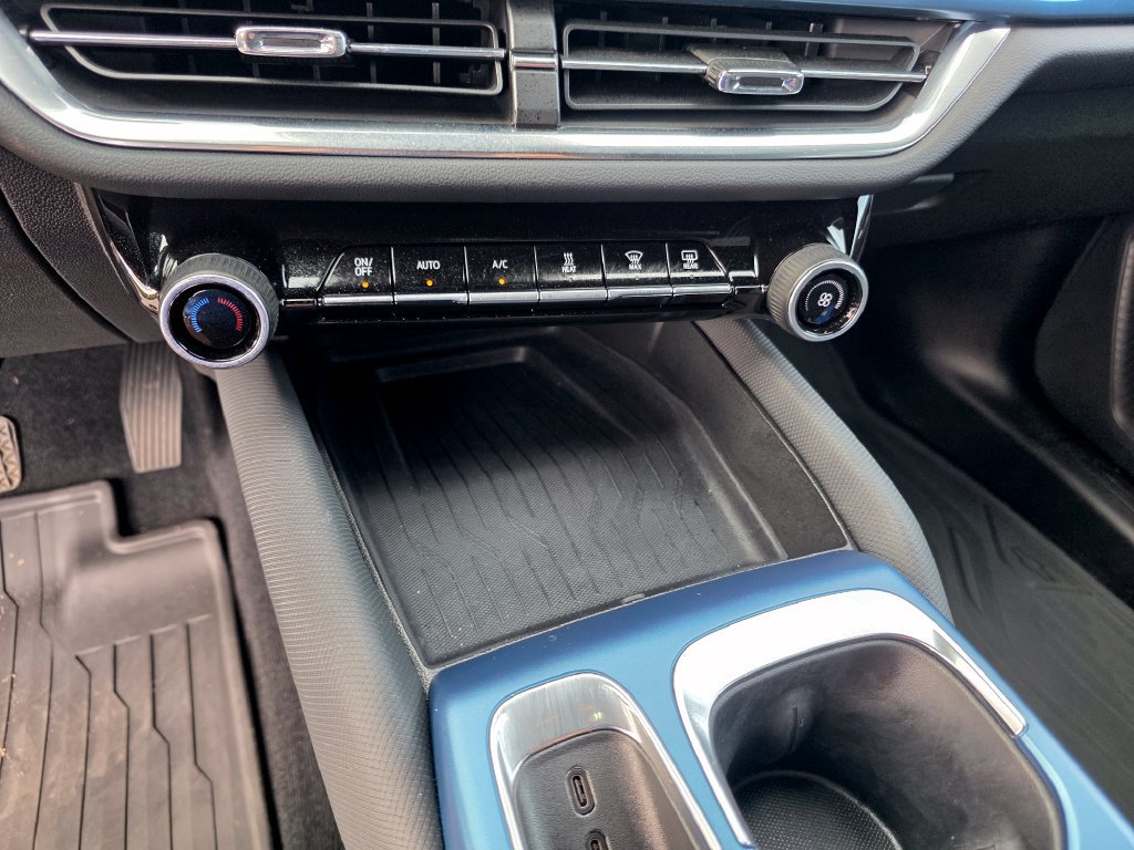 Certified 2024 Chevrolet Equinox EV LT FWD image 18