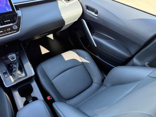 Used 2026 Toyota Corolla Cross XLE w/ Convenience Package FWD image 24