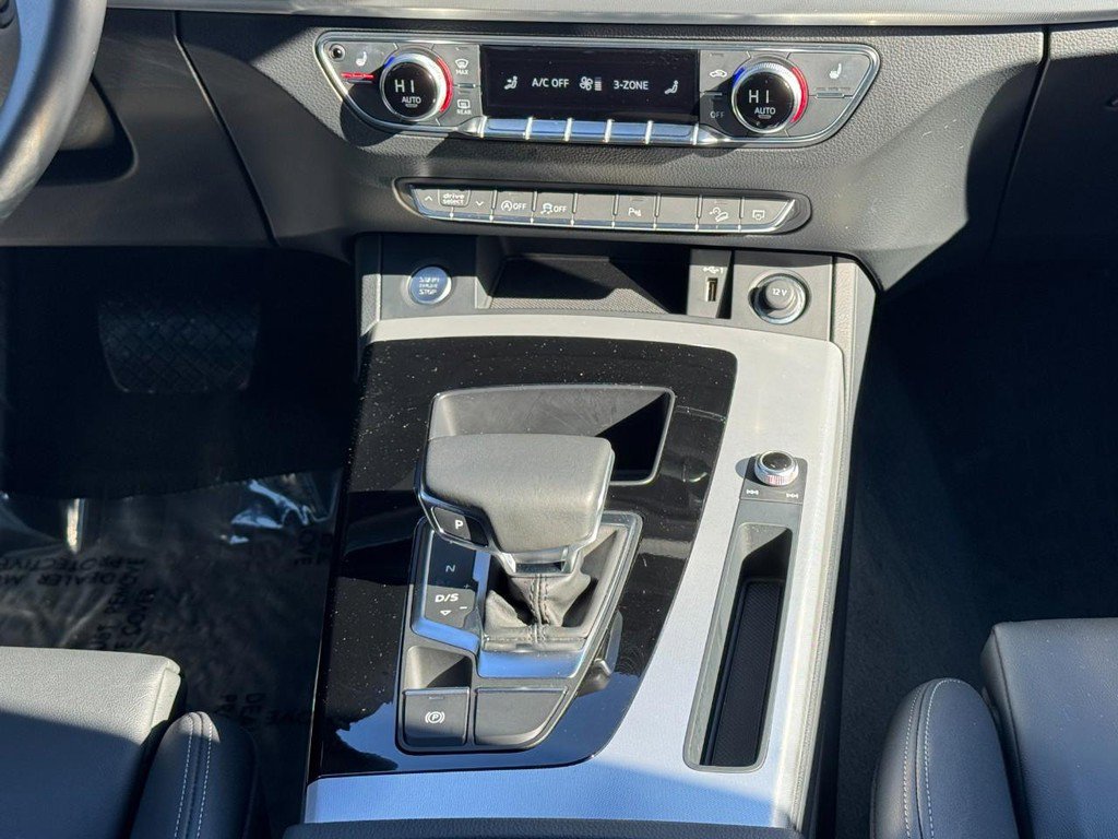 Used 2025 Audi Q5 2.0T Premium w/ Convenience Plus Package image 14