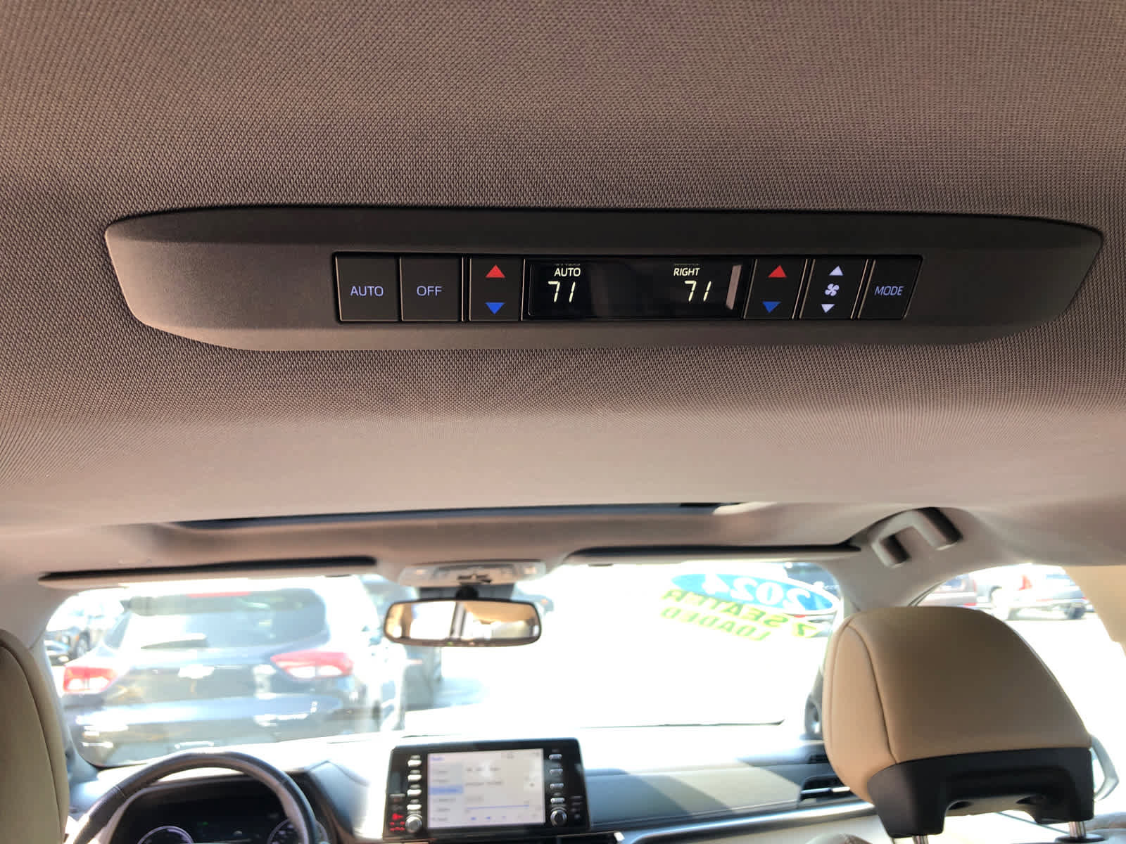 Used 2024 Toyota Sienna Limited image 26