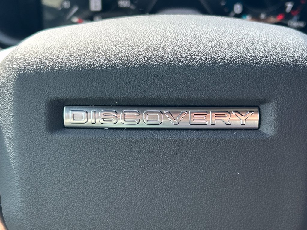 Used 2025 Land Rover Discovery Dynamic SE AWD/4WD image 43