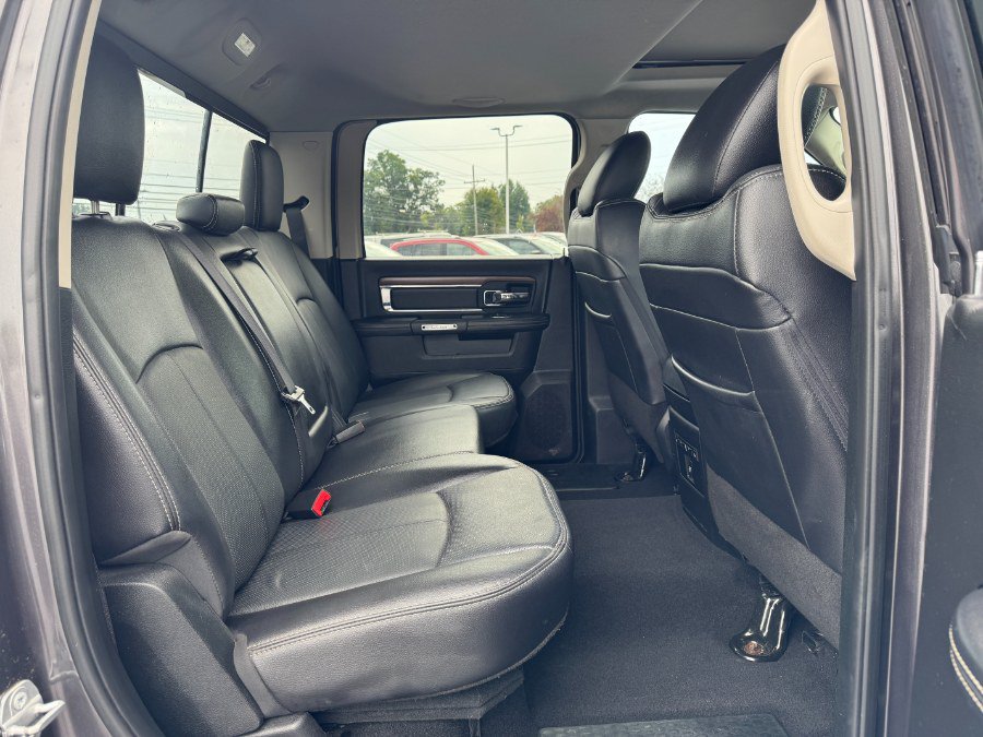 Used 2018 RAM 1500 Laramie AWD/4WD image 17