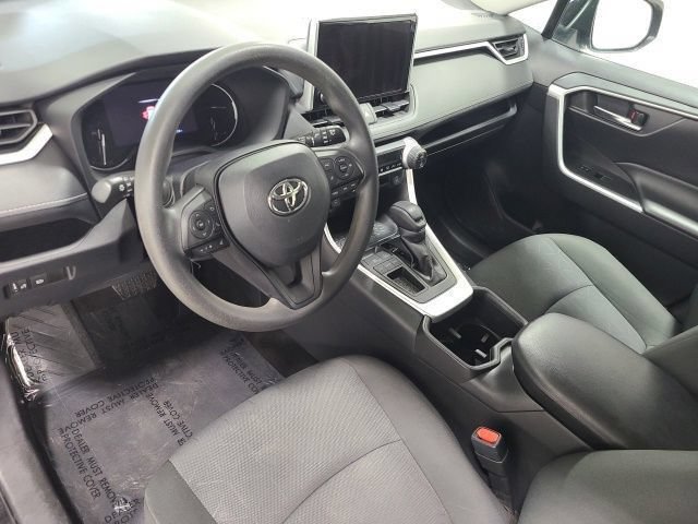 Used 2024 Toyota RAV4 XLE FWD image 20