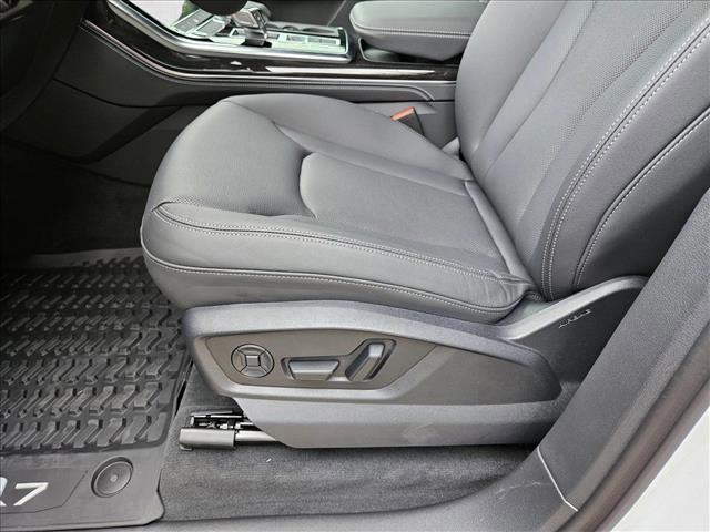 Certified 2025 Audi Q7 3.0T Premium Plus image 4