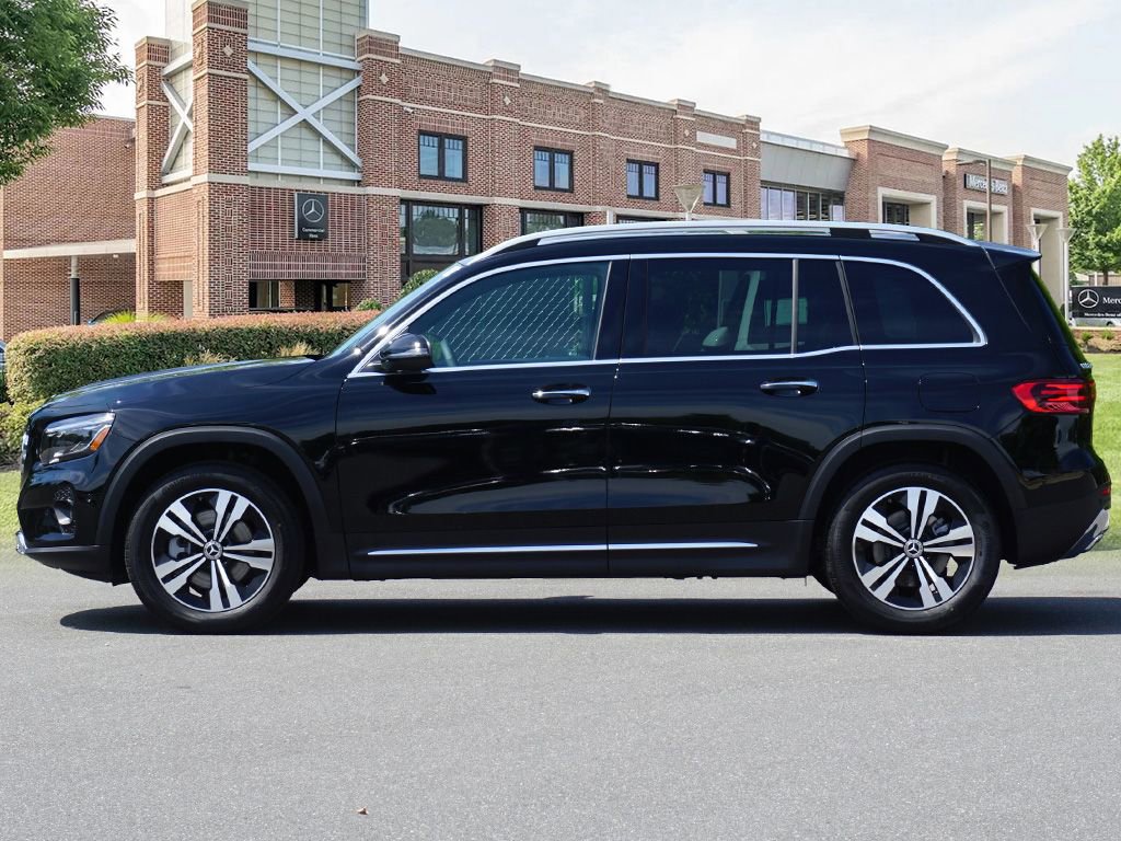 New 2025 Mercedes-Benz GLB 250 4MATIC image 8