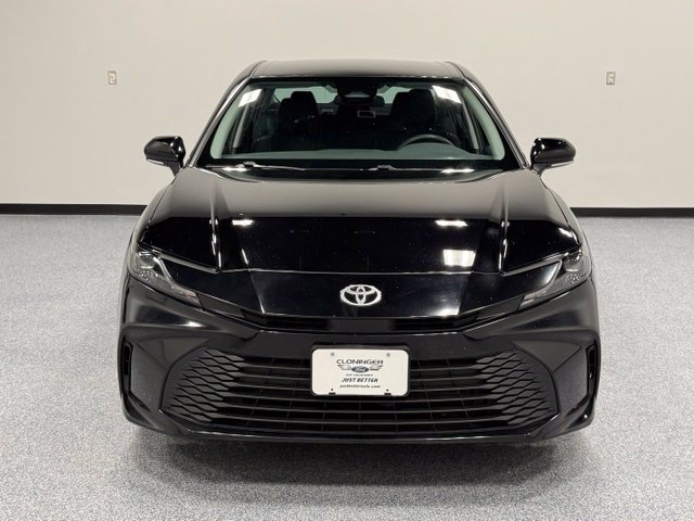 Used 2025 Toyota Camry LE FWD image 6