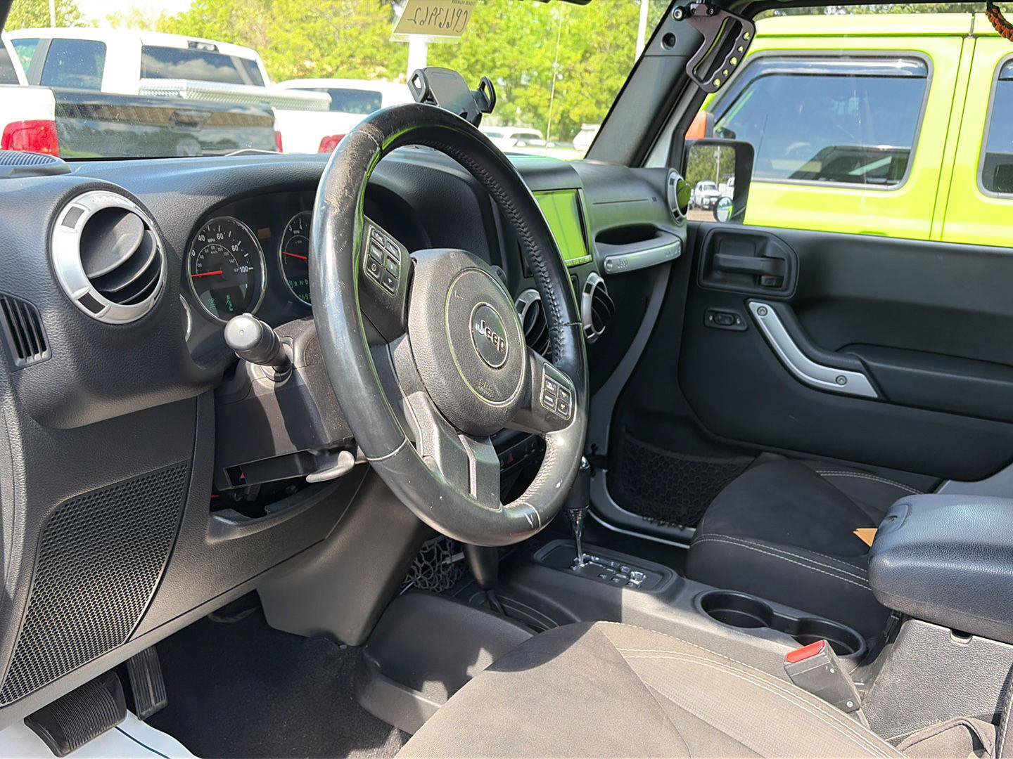 Used 2015 Jeep Wrangler Sahara w/ Connectivity Group AWD/4WD image 5