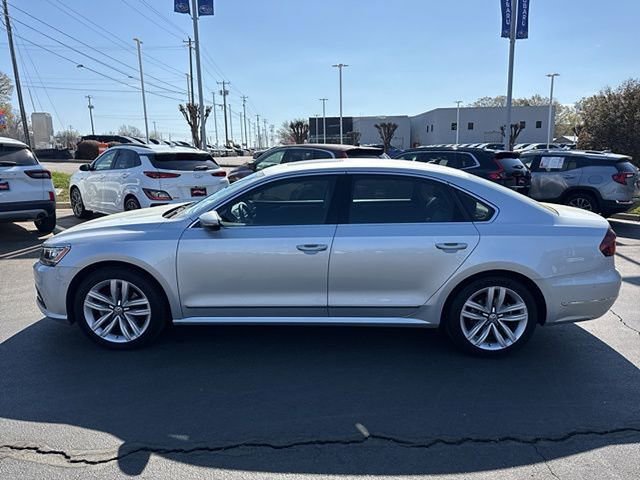 Used 2017 Volkswagen Passat 1.8T SEL Premium image 2