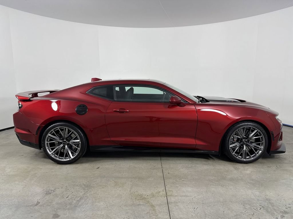 Used 2022 Chevrolet Camaro ZL1 RWD image 8
