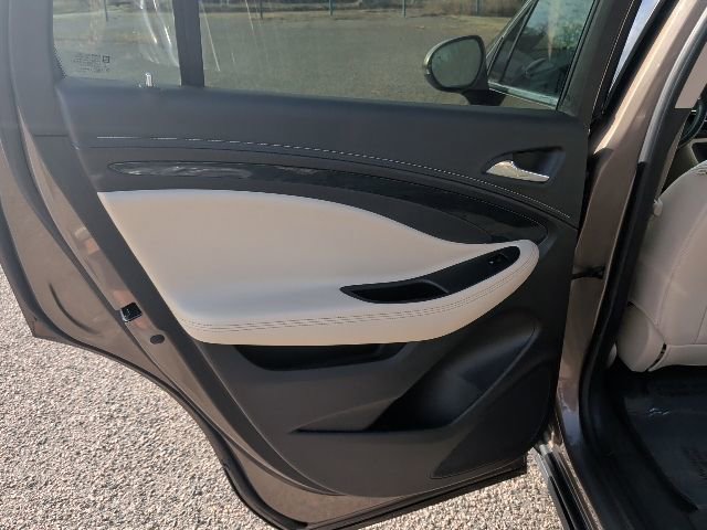 Used 2017 Buick Envision Essence image 14