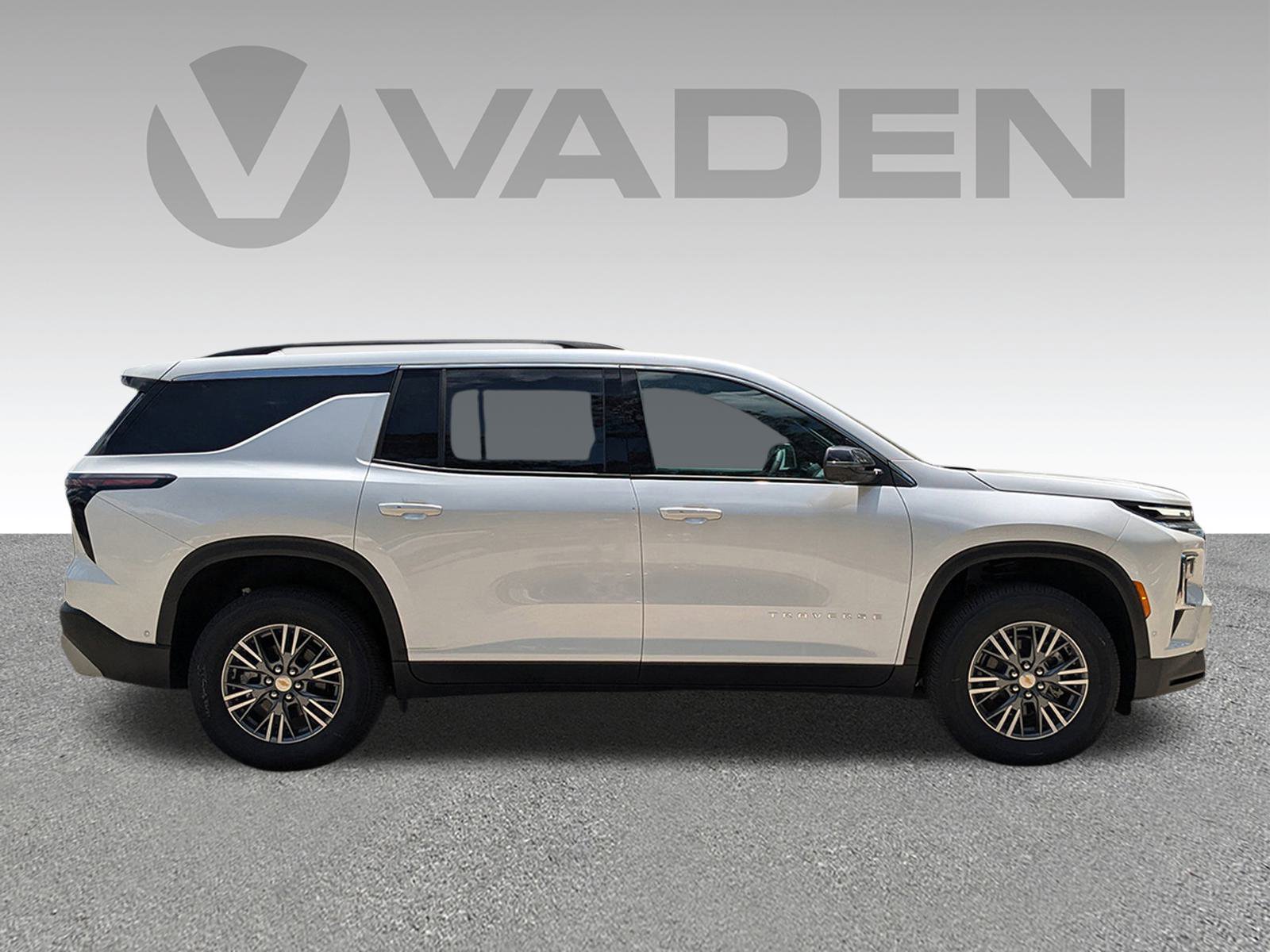 New 2025 Chevrolet Traverse LT w/ Enhanced Driving Package image 33