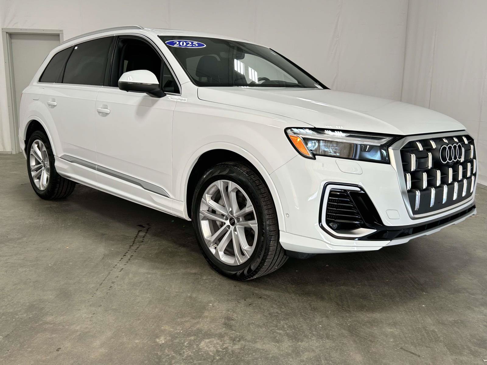 Used 2025 Audi Q7 3.0T Premium Plus