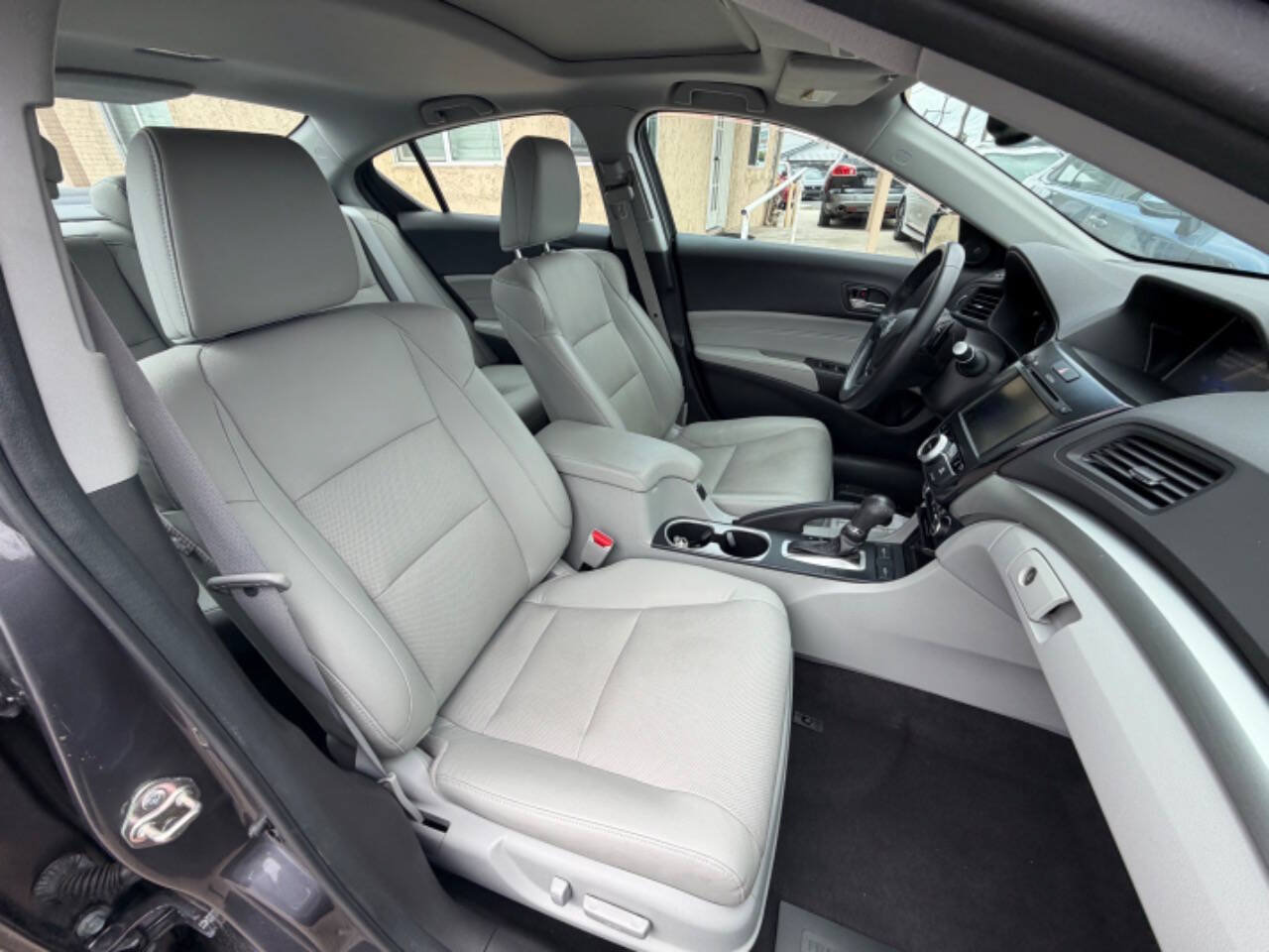 Used 2017 Acura ILX FWD image 10