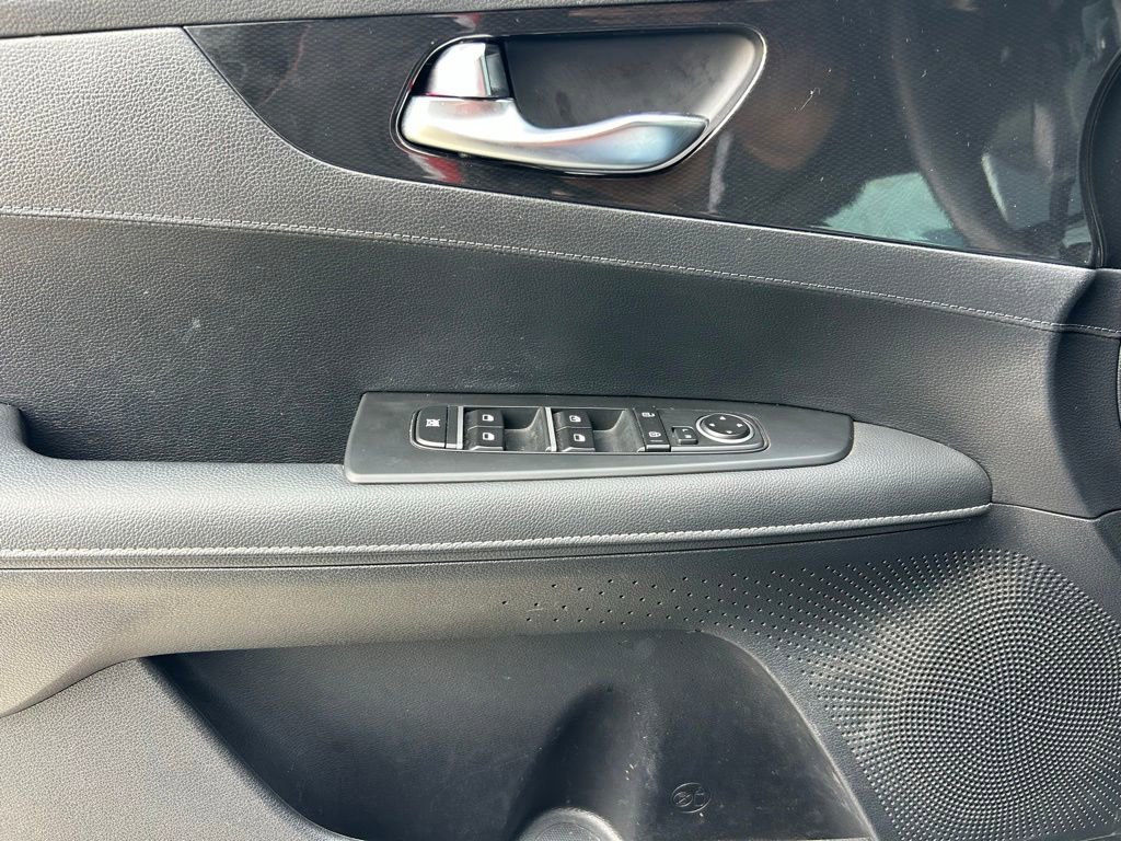 Used 2024 Kia Forte GT-Line FWD image 9