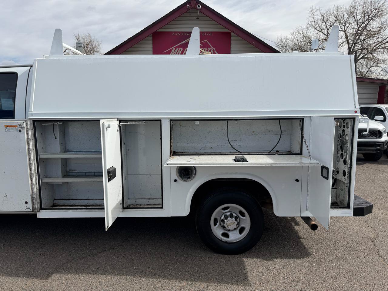Used 2016 Chevrolet Express 3500 RWD image 22
