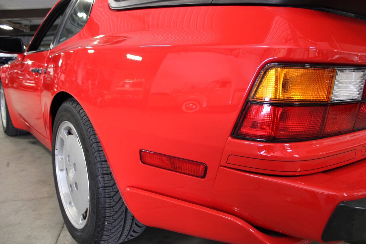 Used 1987 Porsche 944 Turbo RWD image 11